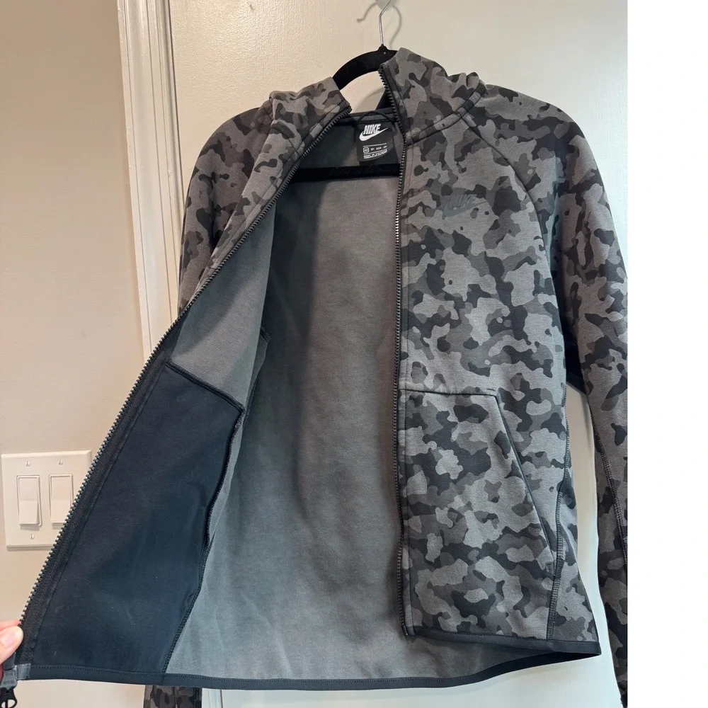Nike Tech Camo Full Zip Hoodie Womens XS Grey Black Camouflage‎ Jacket